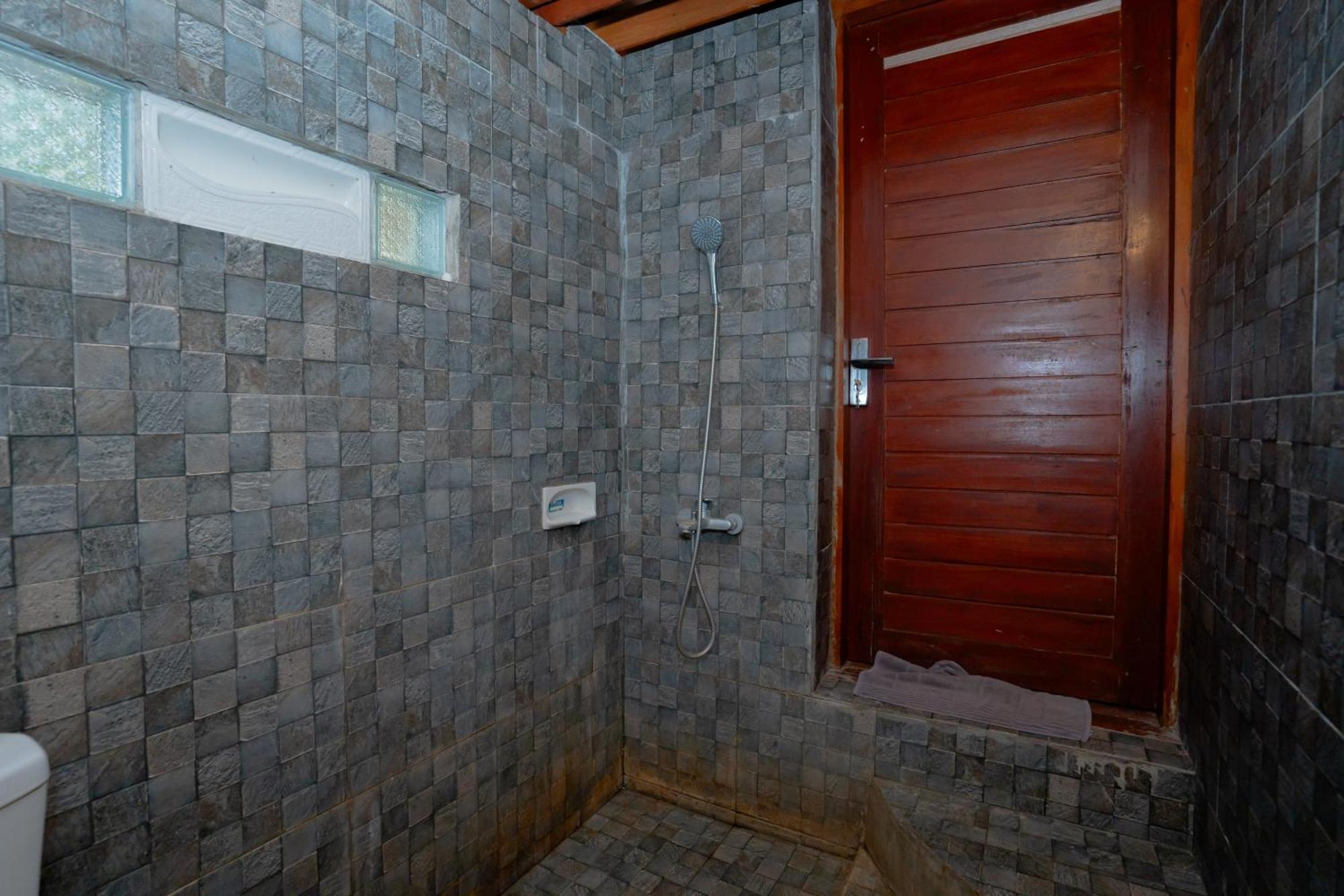 Reddoorz Syariah Near Lombok Epicentrum Mall Mataram Exterior photo